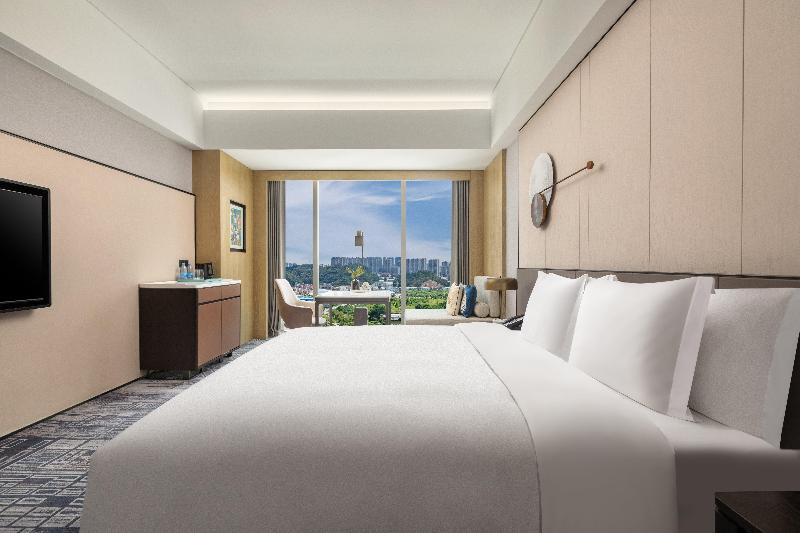 Crowne Plaza Jiangmen Binjiang image