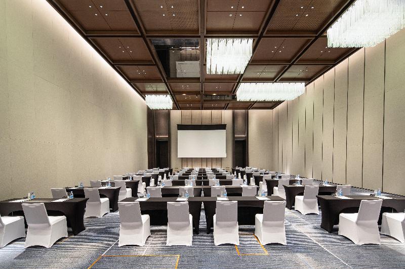 Crowne Plaza Jiangmen Binjiang image