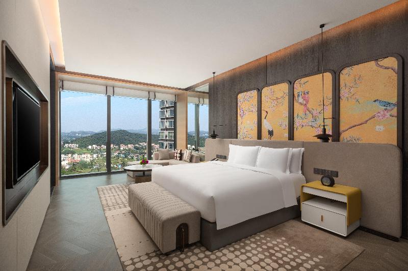 Crowne Plaza Jiangmen Binjiang image
