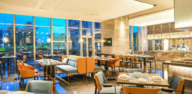 Crowne Plaza Jiangmen Binjiang image