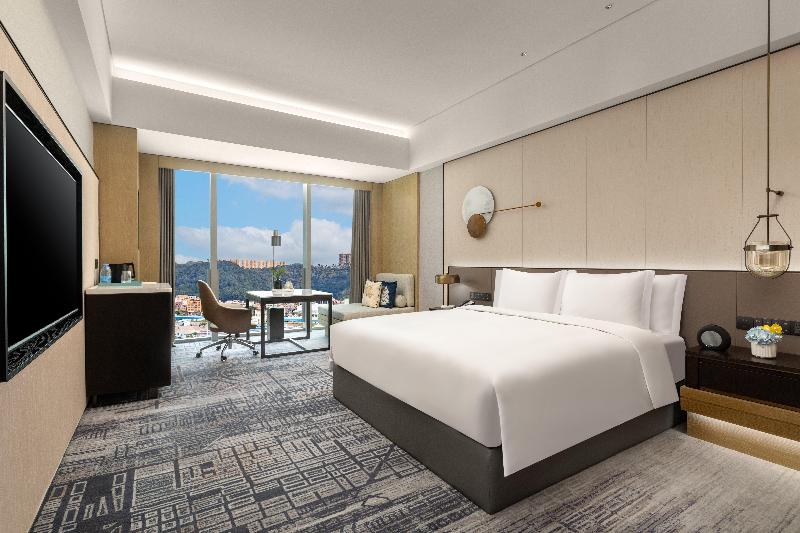 Crowne Plaza Jiangmen Binjiang image