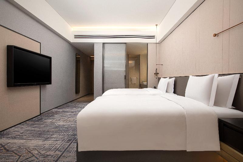 Crowne Plaza Jiangmen Binjiang image