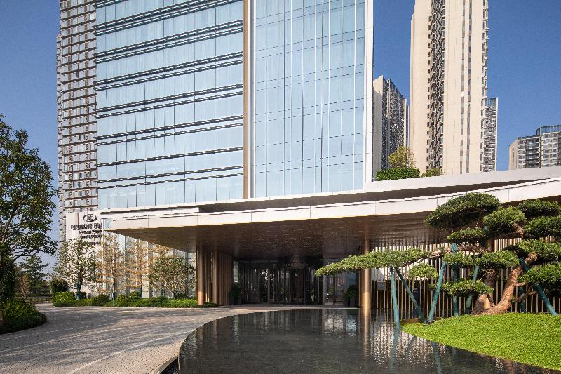 Crowne Plaza Jiangmen Binjiang image