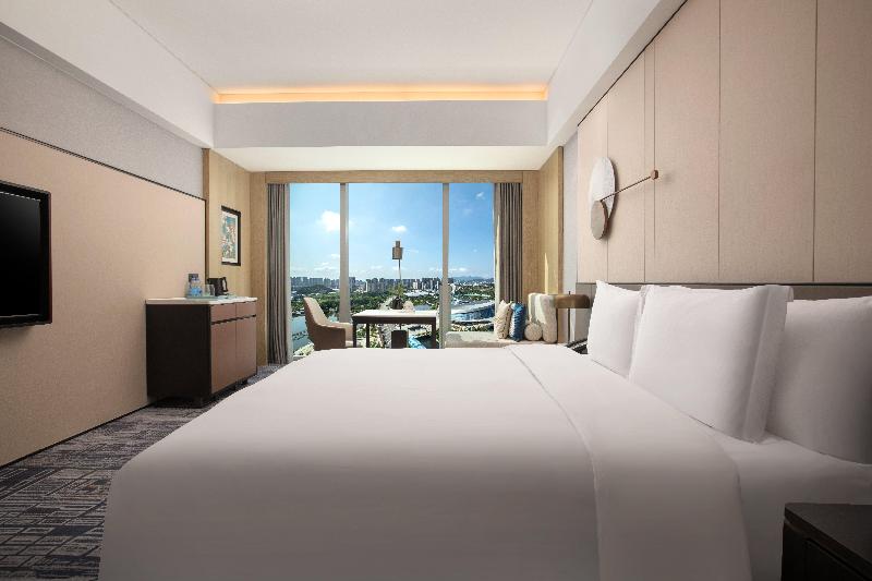 Crowne Plaza Jiangmen Binjiang image