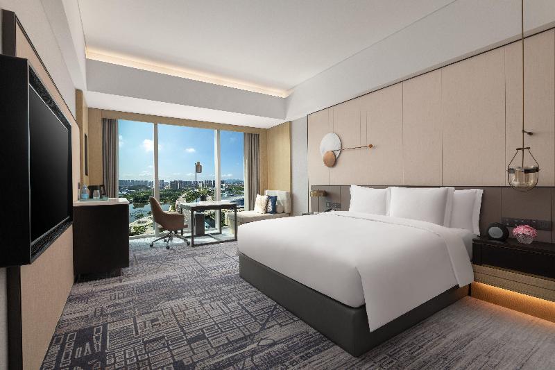 Crowne Plaza Jiangmen Binjiang image