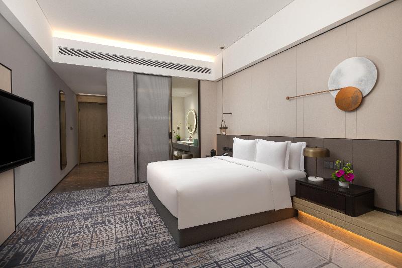 Crowne Plaza Jiangmen Binjiang image