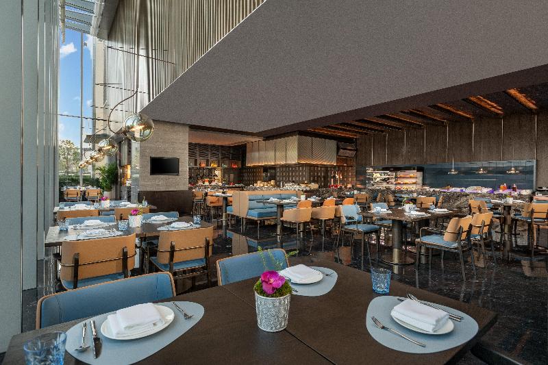 Crowne Plaza Jiangmen Binjiang image