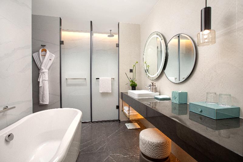 Crowne Plaza Jiangmen Binjiang image
