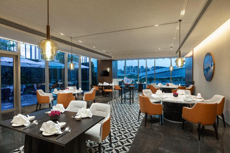 Crowne Plaza Jiangmen Binjiang image