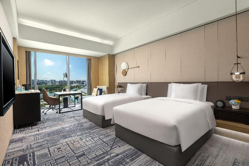 Crowne Plaza Jiangmen Binjiang image