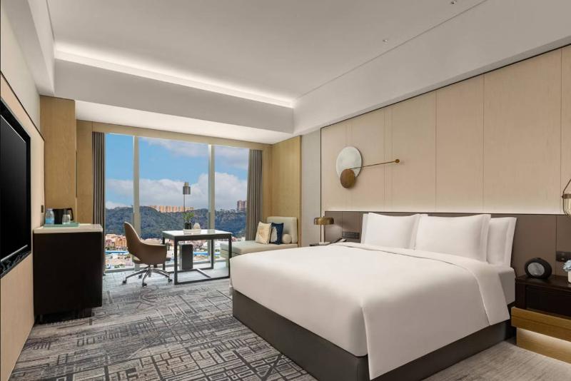 Crowne Plaza Jiangmen Binjiang image