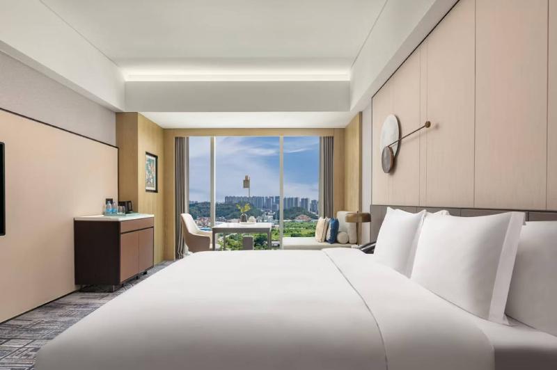Crowne Plaza Jiangmen Binjiang image