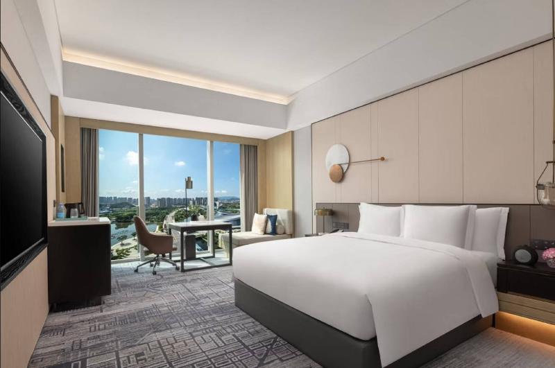 Crowne Plaza Jiangmen Binjiang image