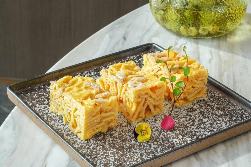 Crowne Plaza Jiangmen Binjiang image