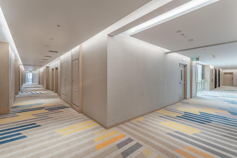 Holiday Inn Express Dandong City Center image