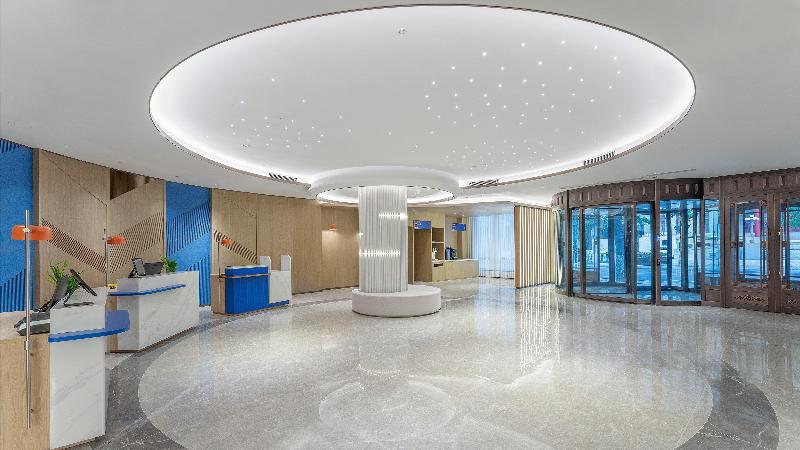 Holiday Inn Express Dandong City Center image