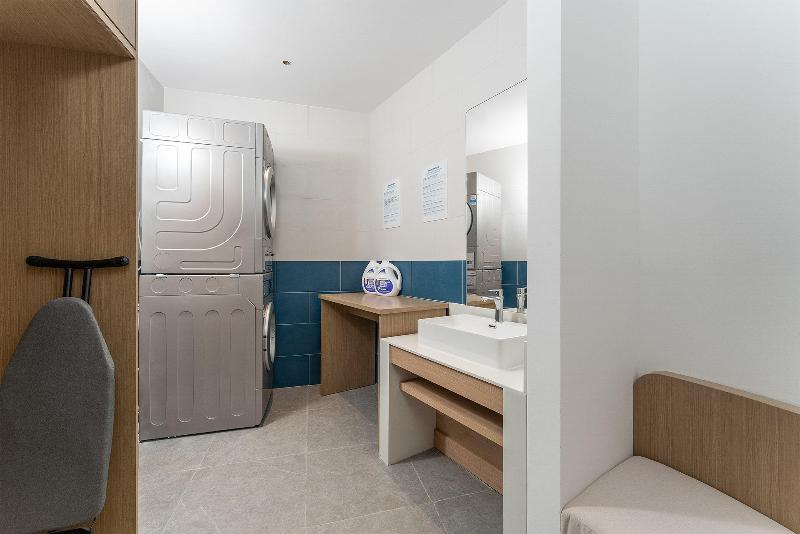 Holiday Inn Express Dandong City Center image