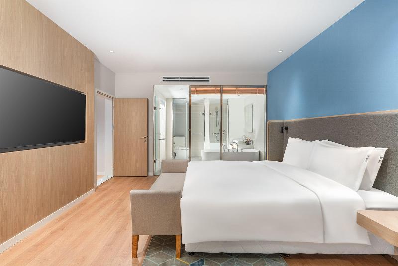 Holiday Inn Express Dandong City Center image