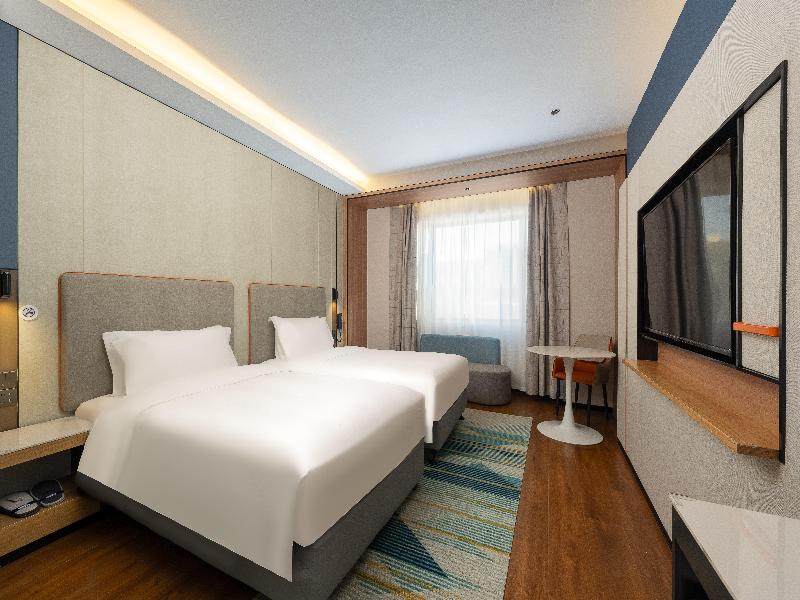 Holiday Inn Express Lanzhou Zhengning Road image