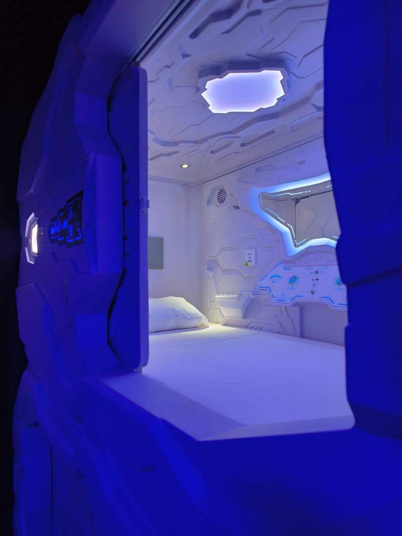Capsule Inn Valencia image