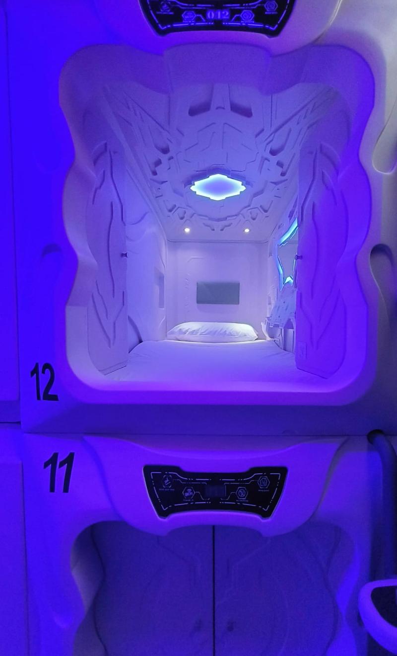 Capsule Inn Valencia image