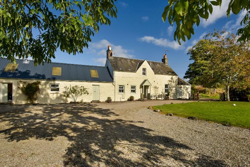 Cardross Estate Holiday Cottages image