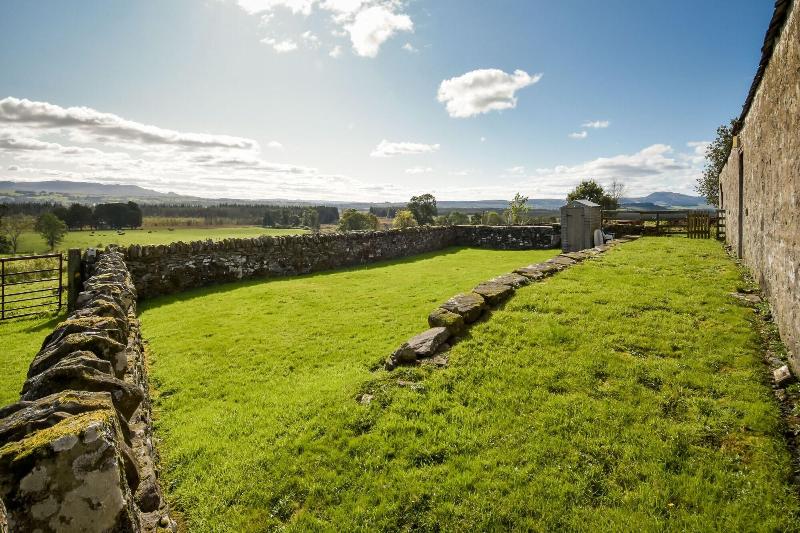 Cardross Estate Holiday Cottages image