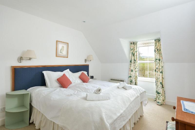 Cardross Estate Holiday Cottages image
