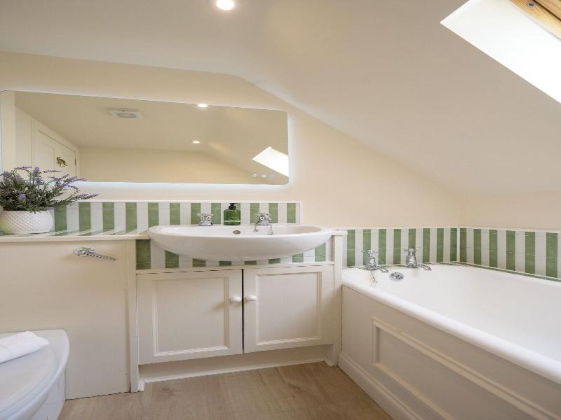 Cardross Estate Holiday Cottages image
