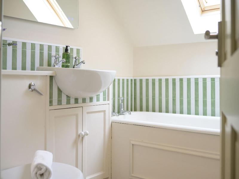 Cardross Estate Holiday Cottages image
