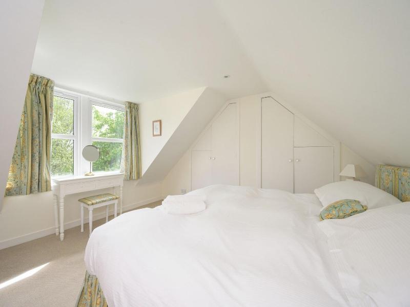Cardross Estate Holiday Cottages image