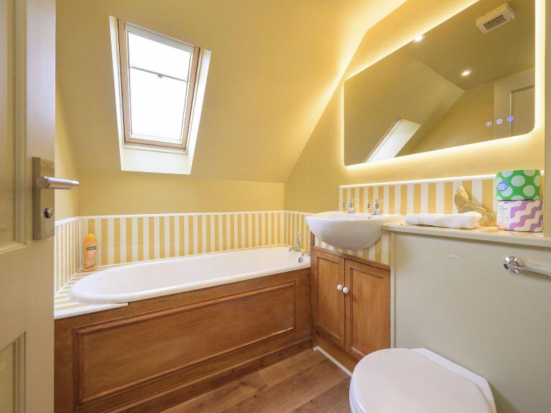 Cardross Estate Holiday Cottages image