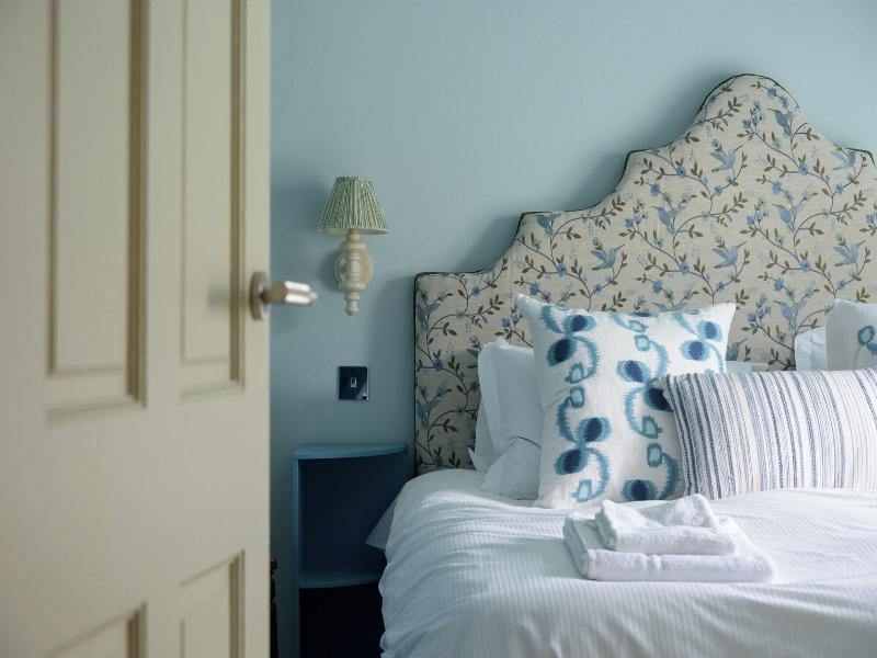 Cardross Estate Holiday Cottages image