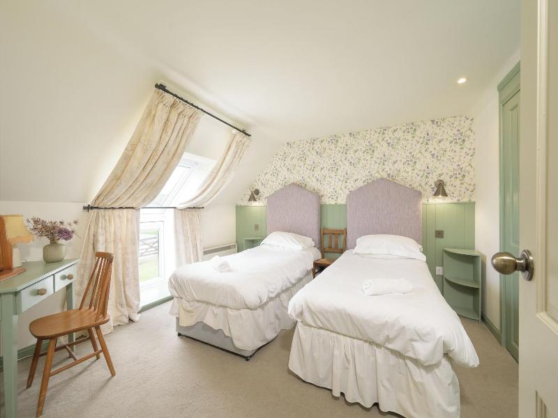 Cardross Estate Holiday Cottages image