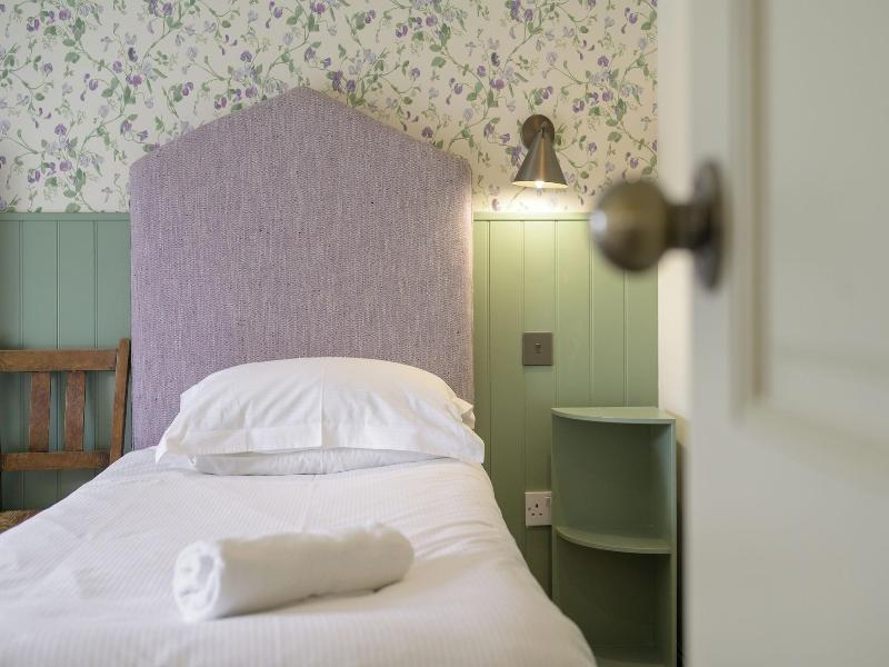 Cardross Estate Holiday Cottages image