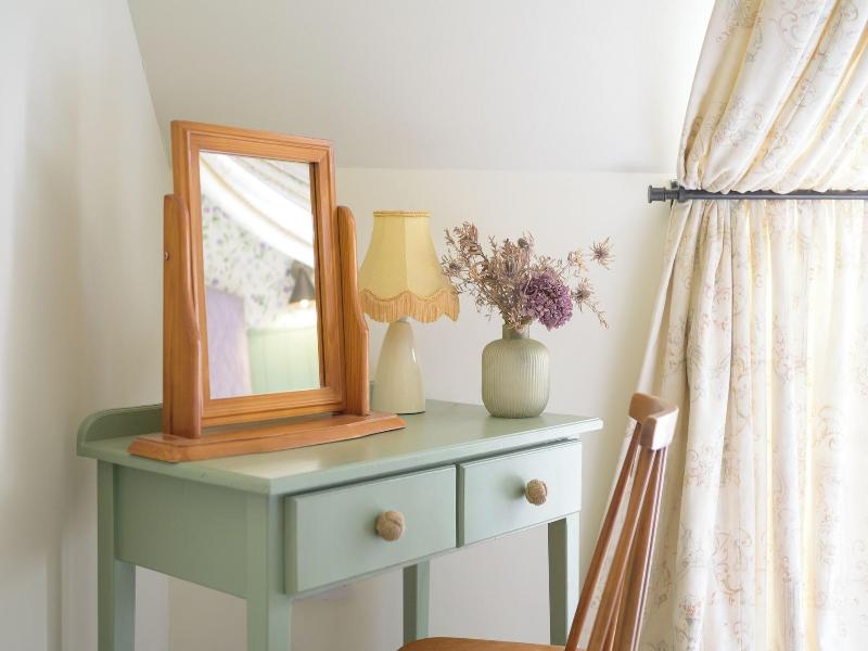 Cardross Estate Holiday Cottages image