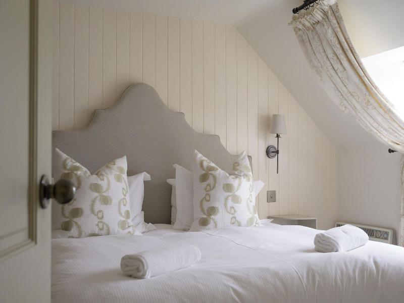 Cardross Estate Holiday Cottages image