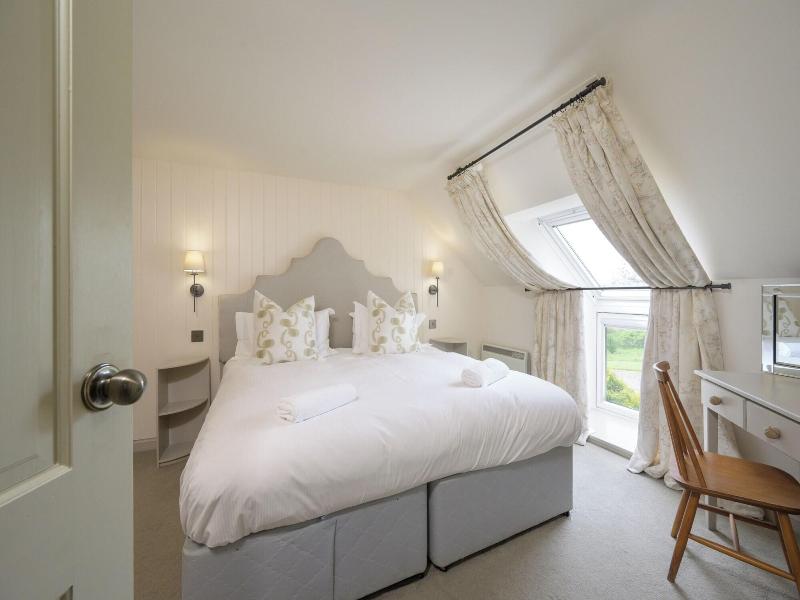 Cardross Estate Holiday Cottages image