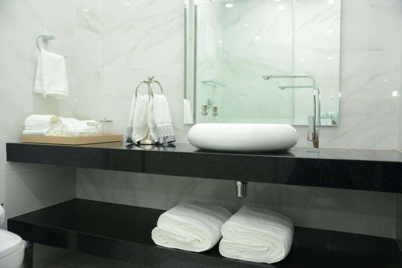 Tryp By Wyndham Santa Cruz image