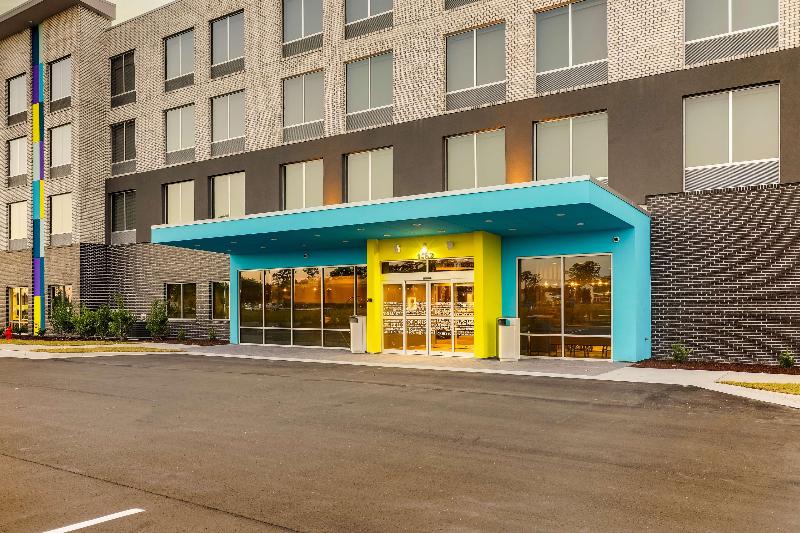 Tru By Hilton Leland Wilmington image
