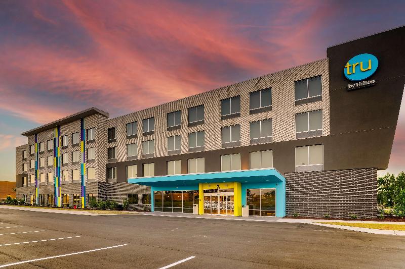 Tru By Hilton Leland Wilmington image