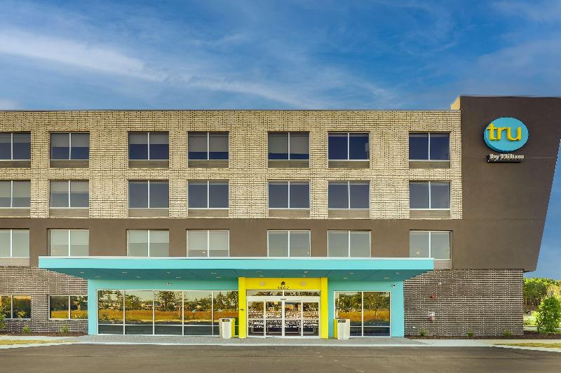 Tru By Hilton Leland Wilmington image