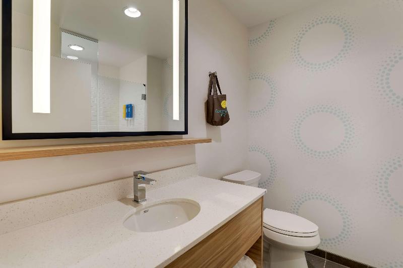Tru By Hilton Leland Wilmington image