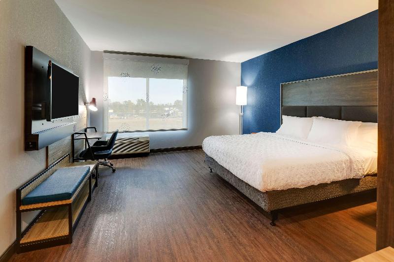 Tru By Hilton Leland Wilmington image