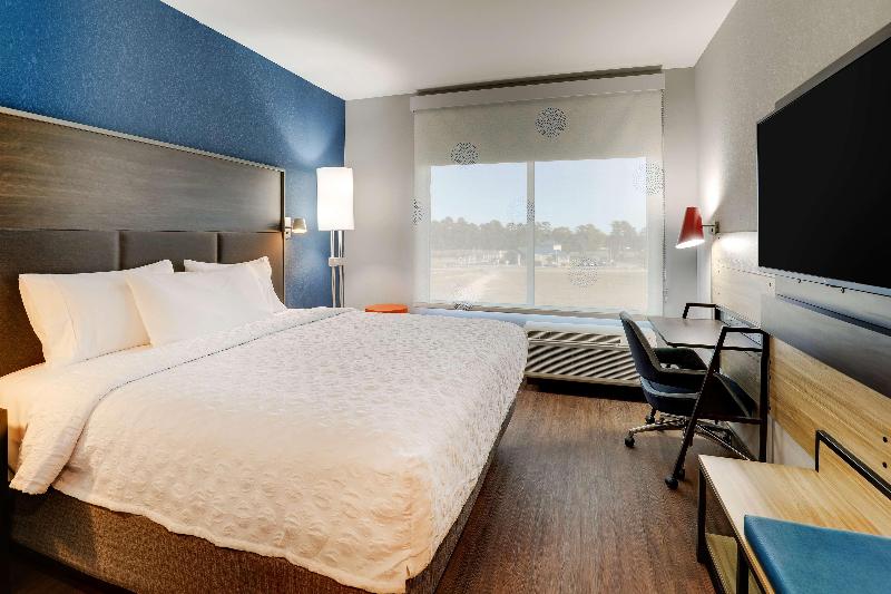 Tru By Hilton Leland Wilmington image