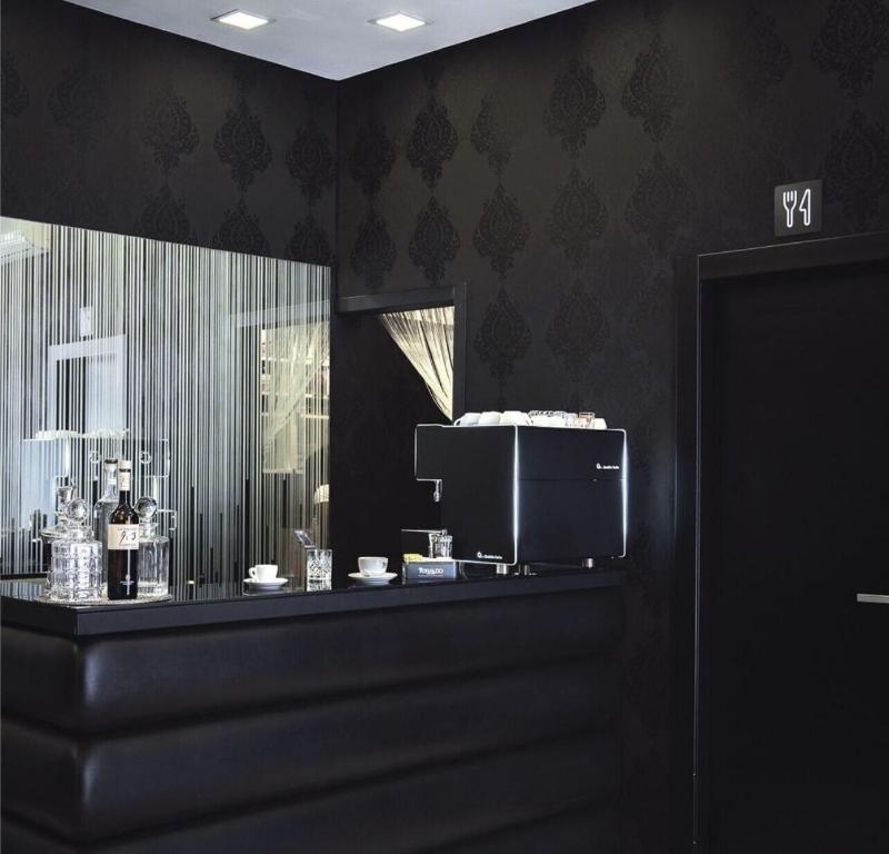 Sweet Central Hotel image