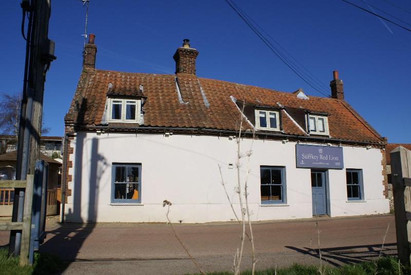 Stiffkey Red Lion image