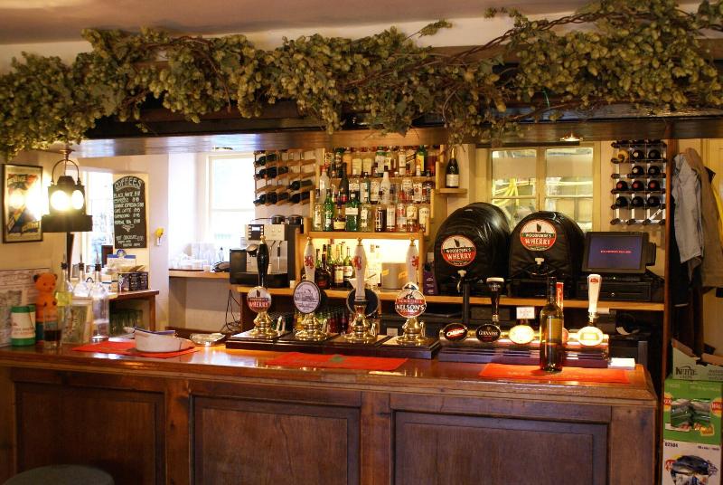 Stiffkey Red Lion image