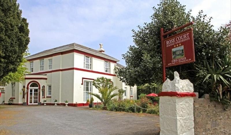 Rose Court Holiday Apartments image