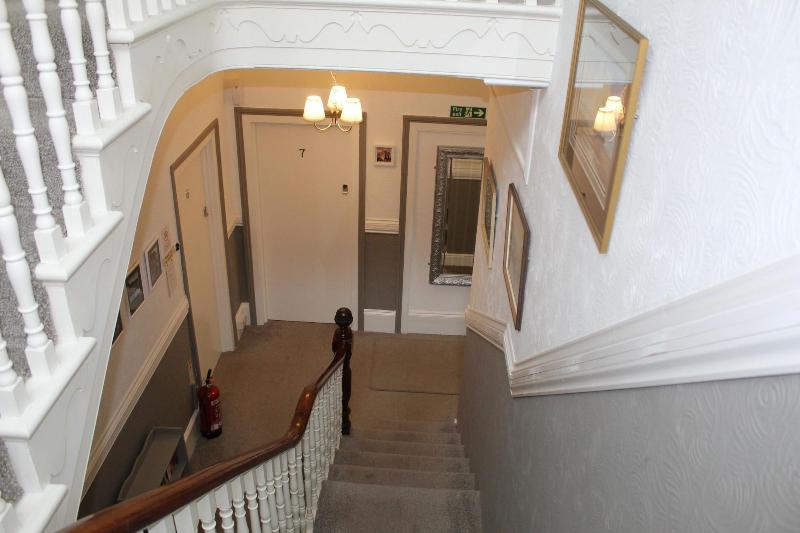 Rose Court Holiday Apartments image